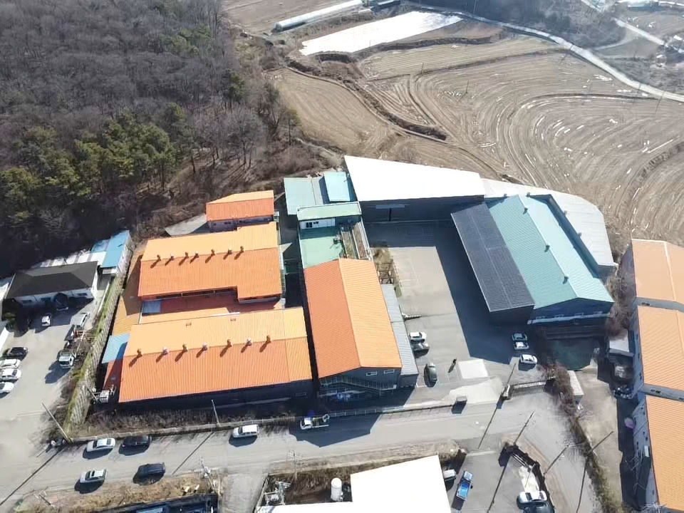 경기 화성만세구 향남읍 백토리 A,C,D,E,F,G동 화성시 향남읍 백토리 1,419평 대형 건물 공장(창고) 매매: 마당 츄레라 회차 가능 매매 매물번호 10154 사진 8